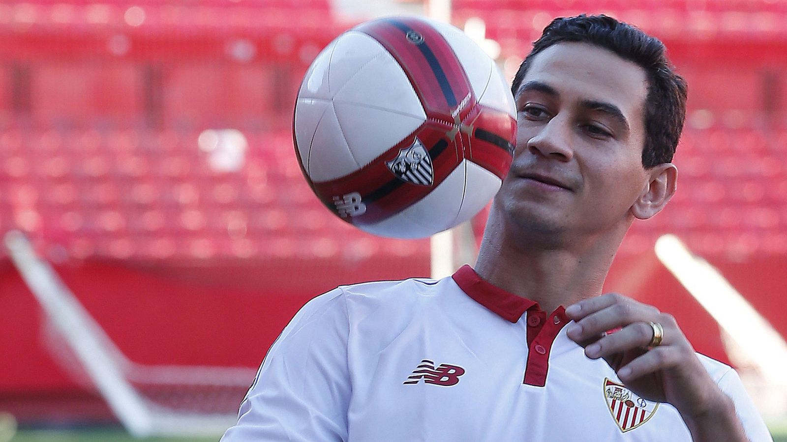 Foto: Ganso, el día que fue presentado como jugador del Sevilla (EFE)