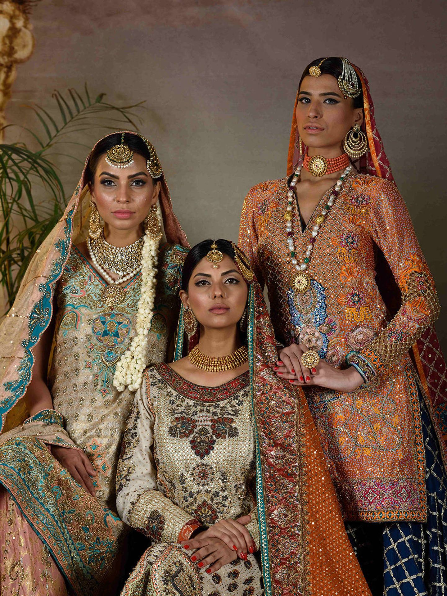 Las mujeres en Pakistán expresan cada vez más su mayor libertad a través de la moda. (Wardha Saleem)