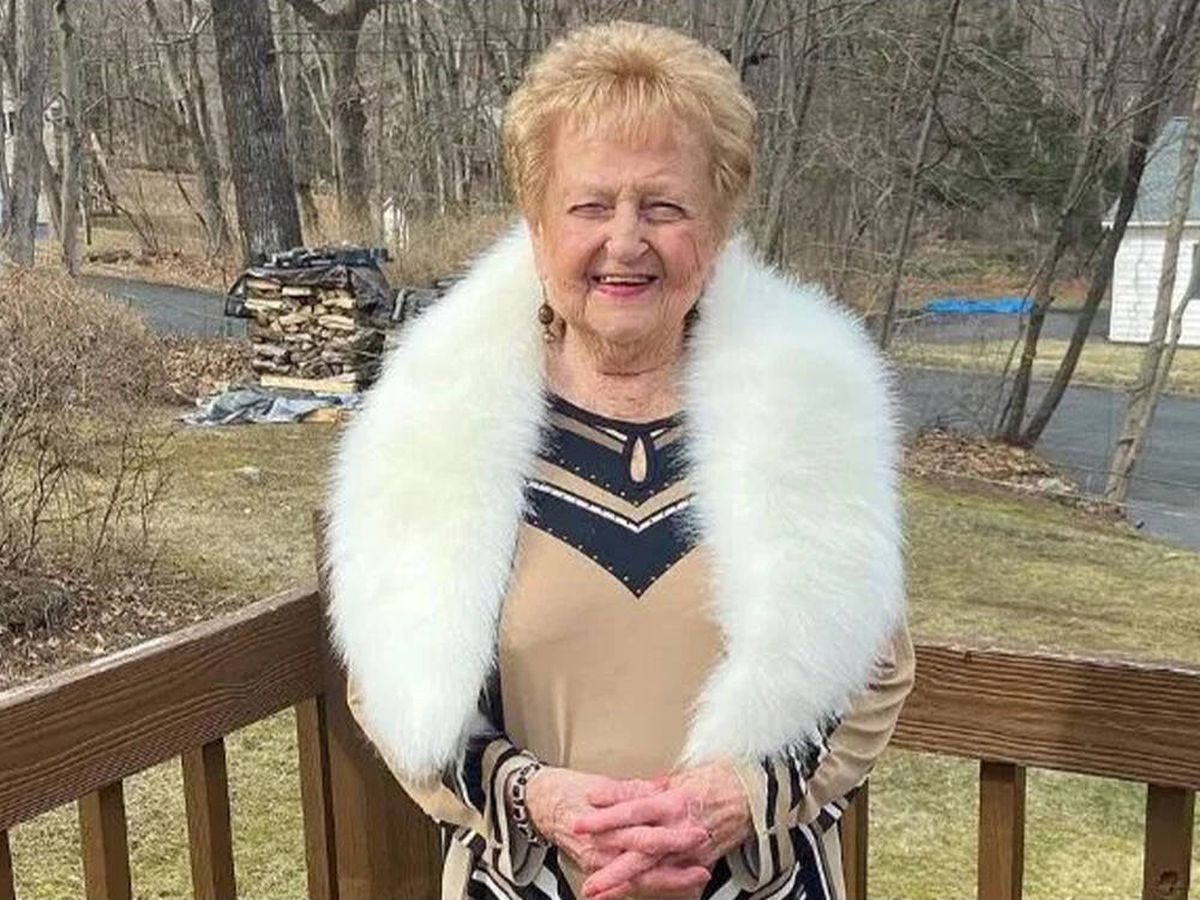 Foto: Las 3 peculiares peticiones de una abuelita de 92 años para su futuro funeral (Instagram: @grandma_droniak)
