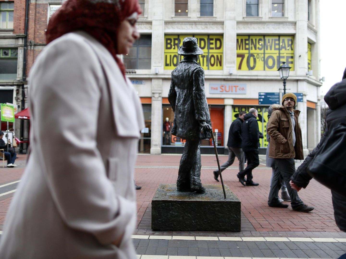 Estatua de James Joyce en la calle O'Connell de Dublín. (Reuters)