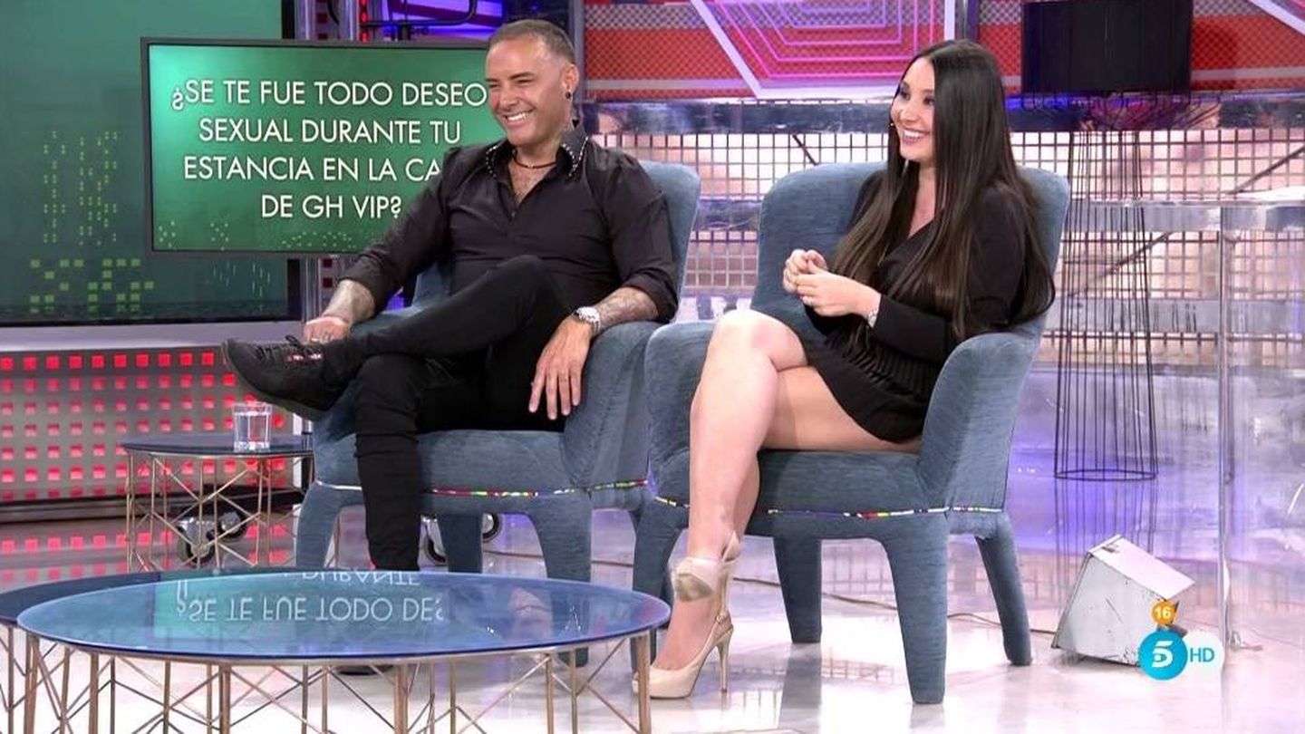 Dinio y Milena, en 'Sábado Deluxe'. (Telecinco).