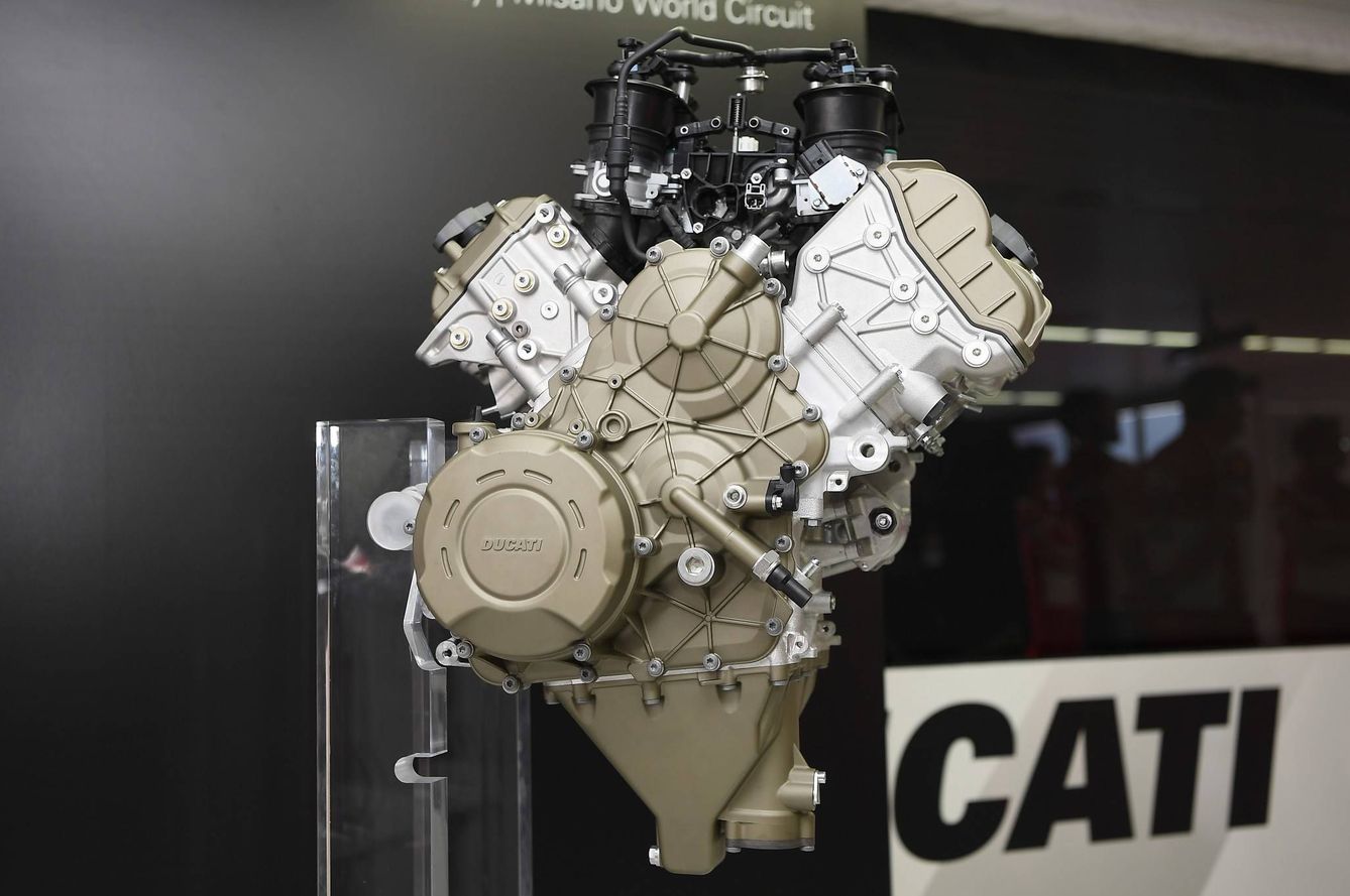 Éste es el nuevo motor V4 de Ducati, denominado Desmosedici Stradale.