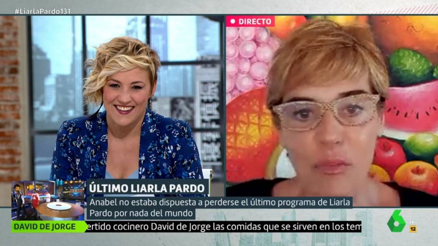 Anabel Alonso despidiéndose de Cristina Pardo. (La Sexta).