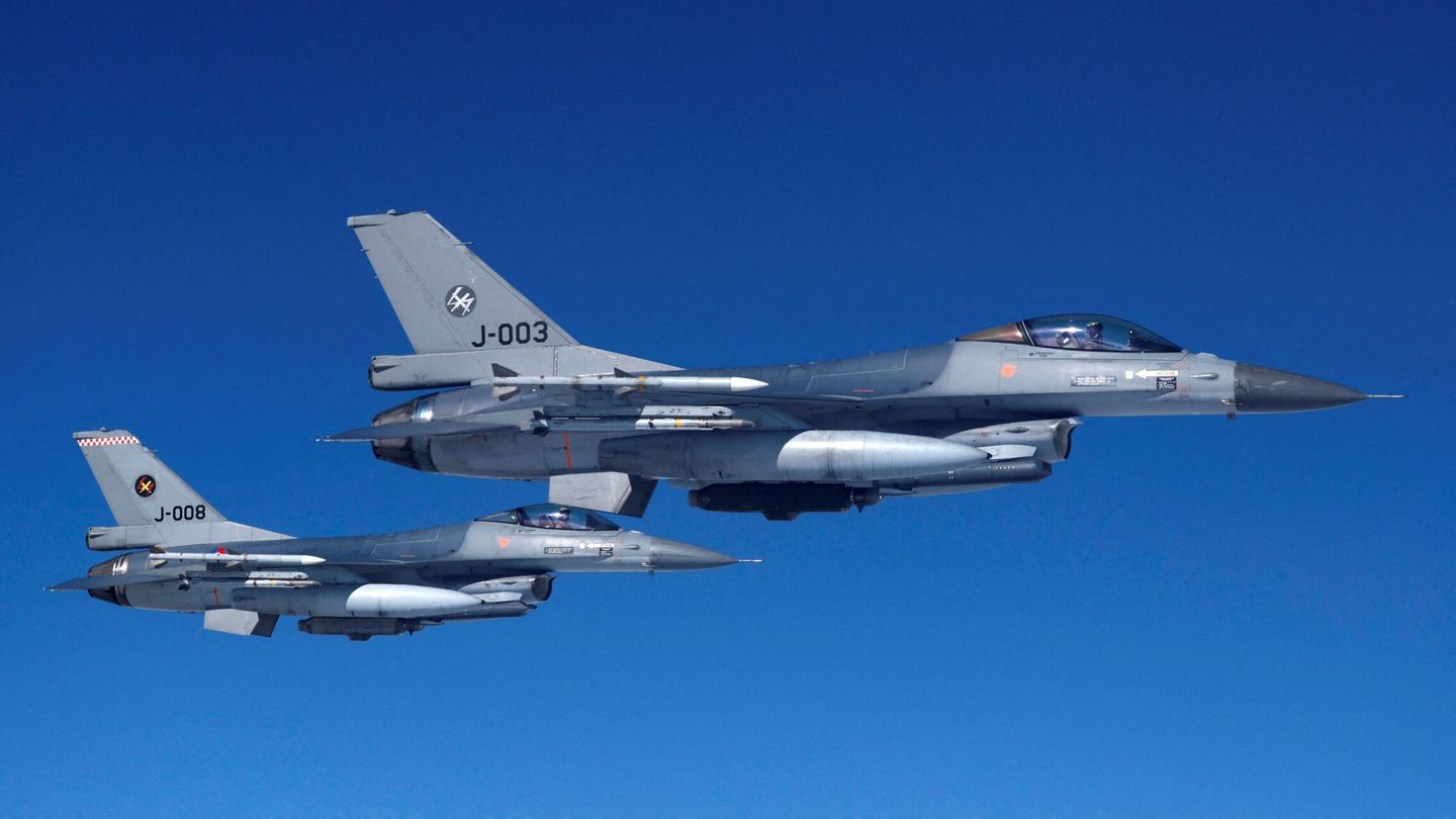 Dos F-16 de las Fuerzas Aéreas Holandesas. (Reuters)