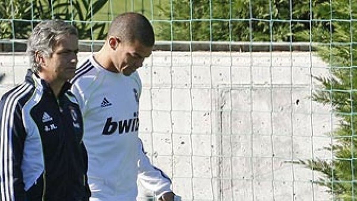 La renovación de Pepe causa debate y diferencias entre los directivos del Real Madrid