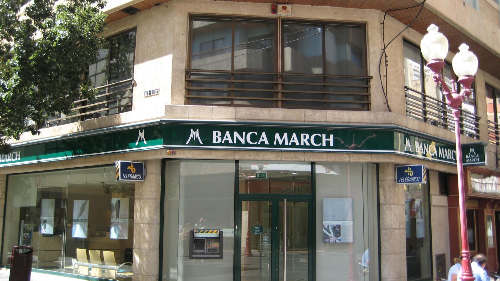 Foto: Fachada de una sucursal de Banca March.