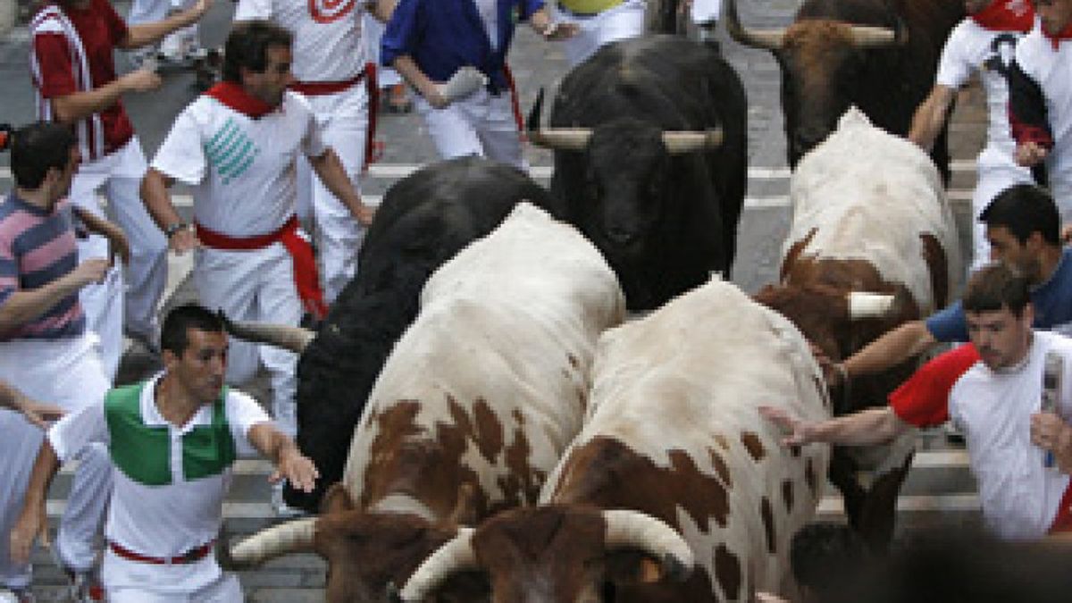Los toros de Bañuelos debutan en Pamplona con una carrera noble y limpia