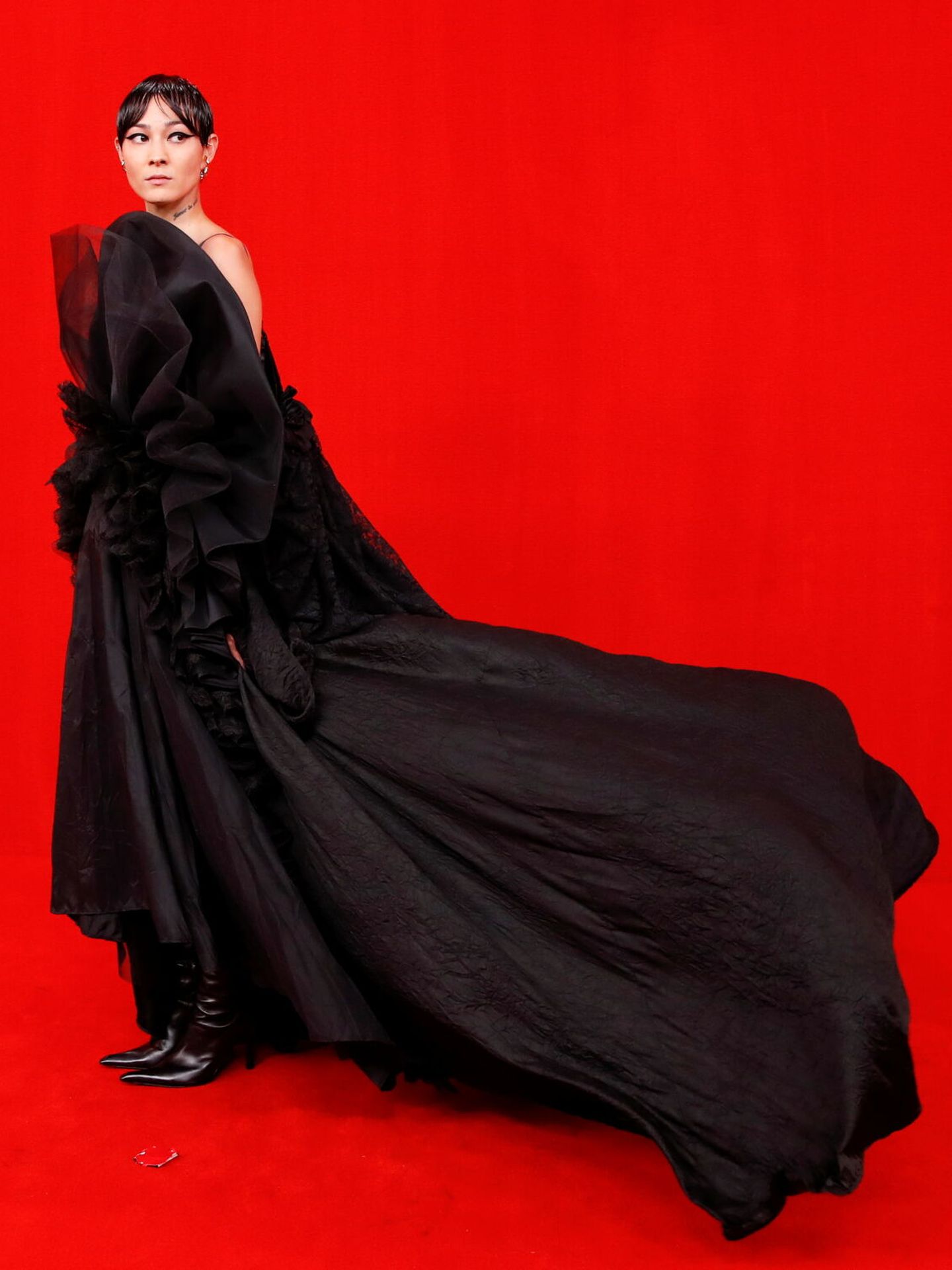 Modelo de la colección Red Carpet Premiere de Balenciaga. (Reuters)