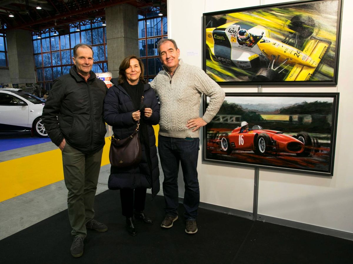Foto: Pérez Sala, con su esposa Carola, en la presentación del cuadro dedicado al piloto español (Jorge Brichette)