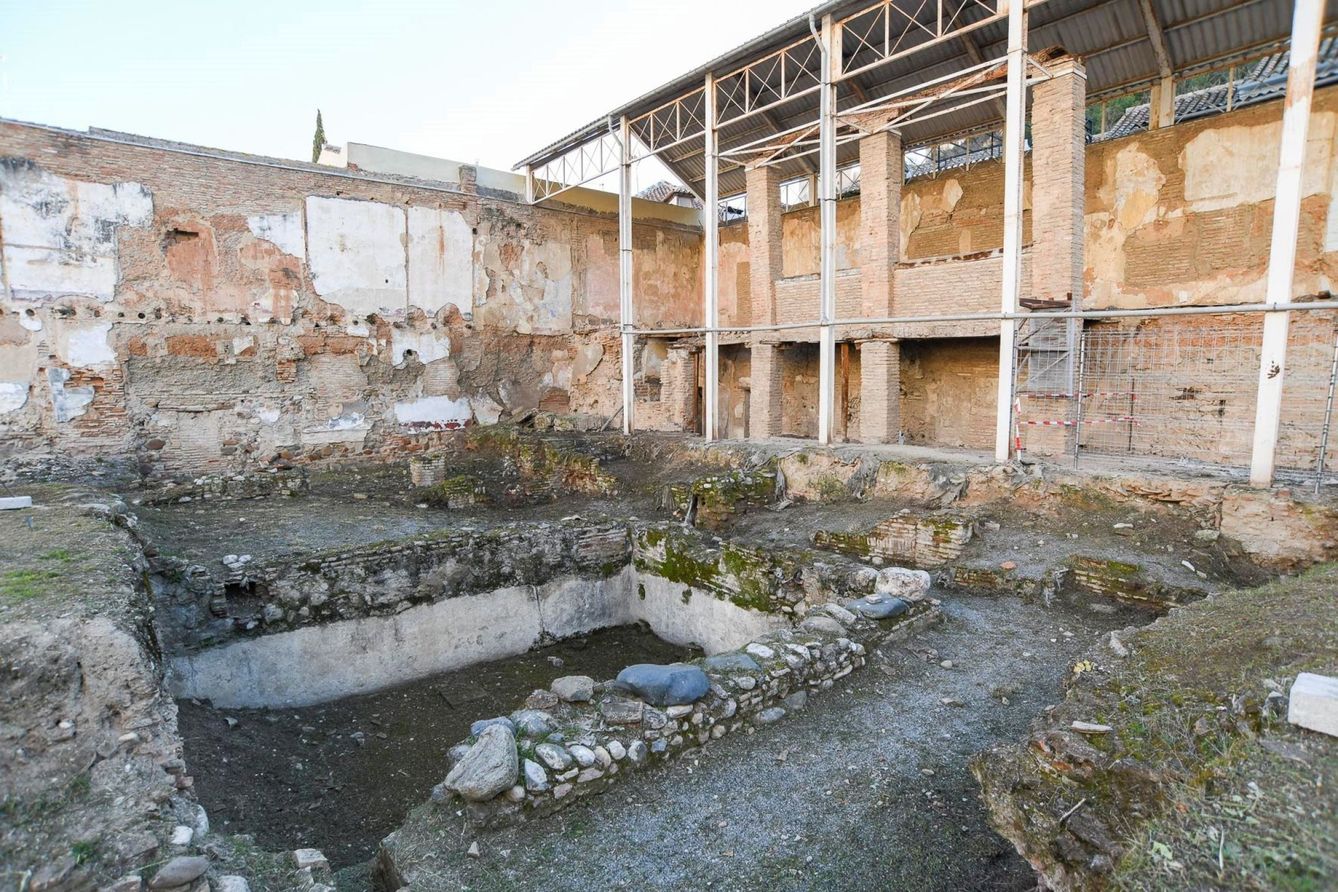 Estado en el que se encontraba el Maristán de Granada cuando en febrero de 2020 comenzaron los trabajos de restauración. (EFE)