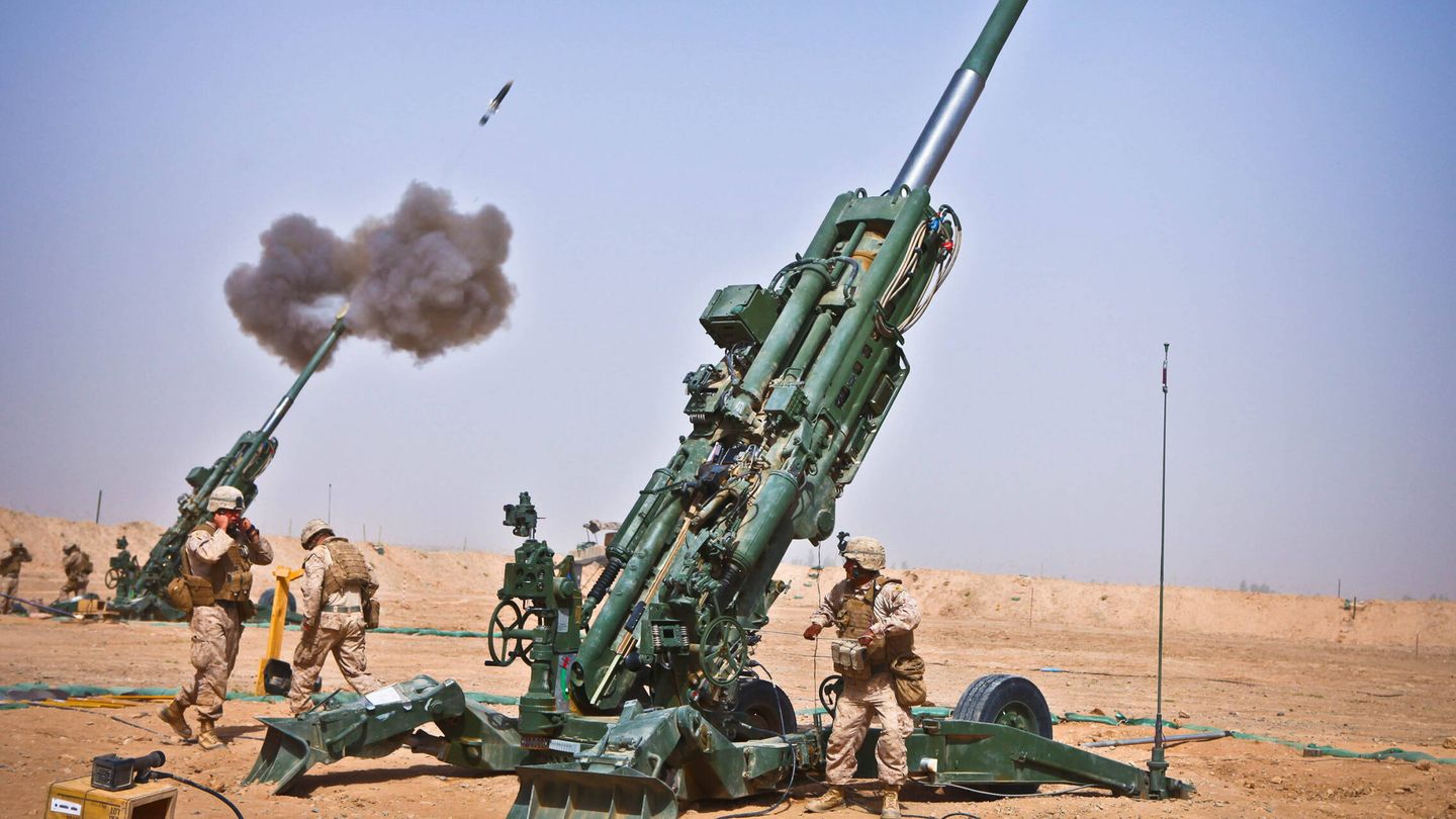 Obuses M777 utilizando municiones guiadas M982 Excalibur (USMC)