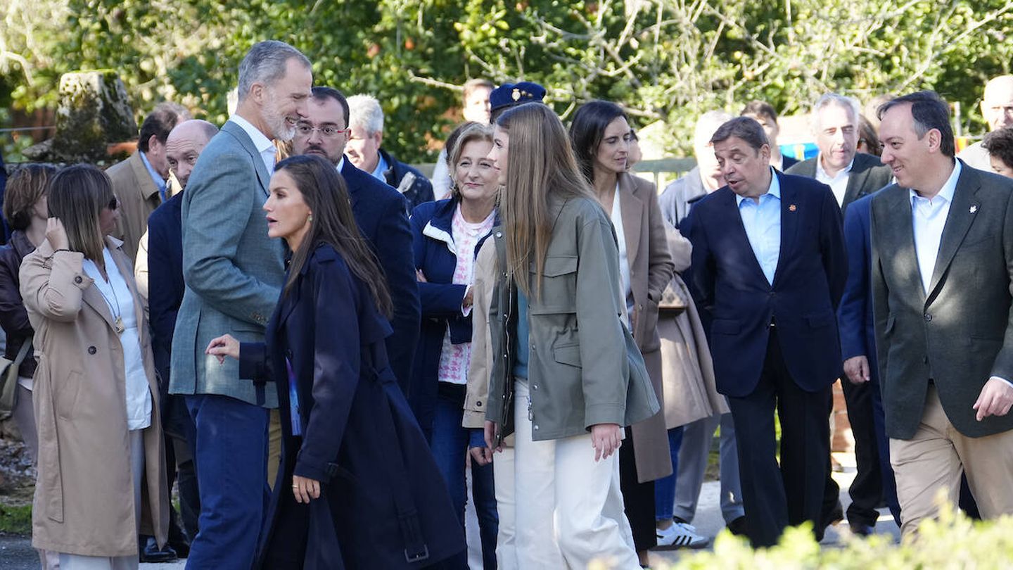 La familia real, durante la visita al Pueblo Ejemplar 2023. (LP)