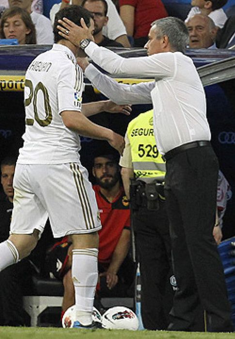 Foto: El empeño de Mourinho hace que Higuaín se replantee su salida del Real Madrid