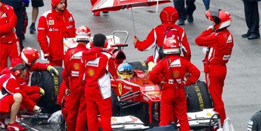Foto: Alonso y Ferrari esperan la pista de Silverstone como agua de mayo
