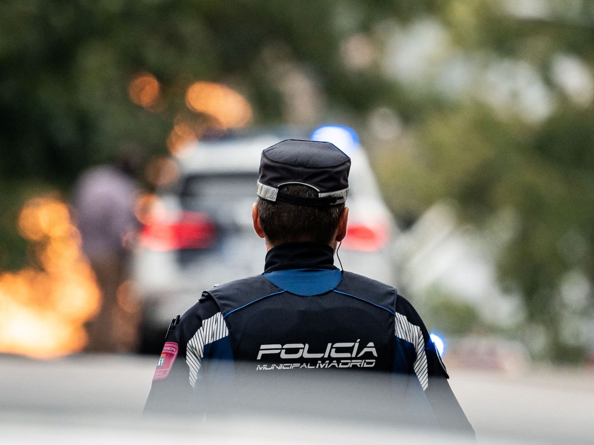 Foto: Un agente de la Policía Municipal de Madrid. (Europa Press/Diego Radamés)