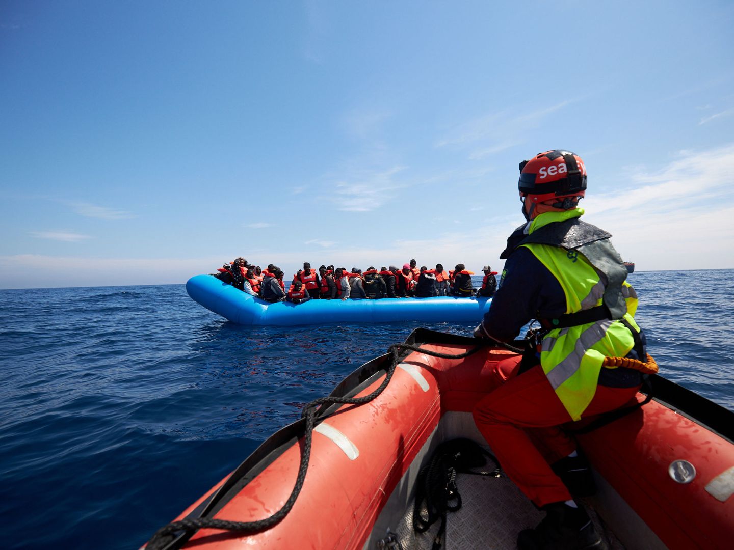 Rescate de migrantes en el Mediterráneo. (Reuters)