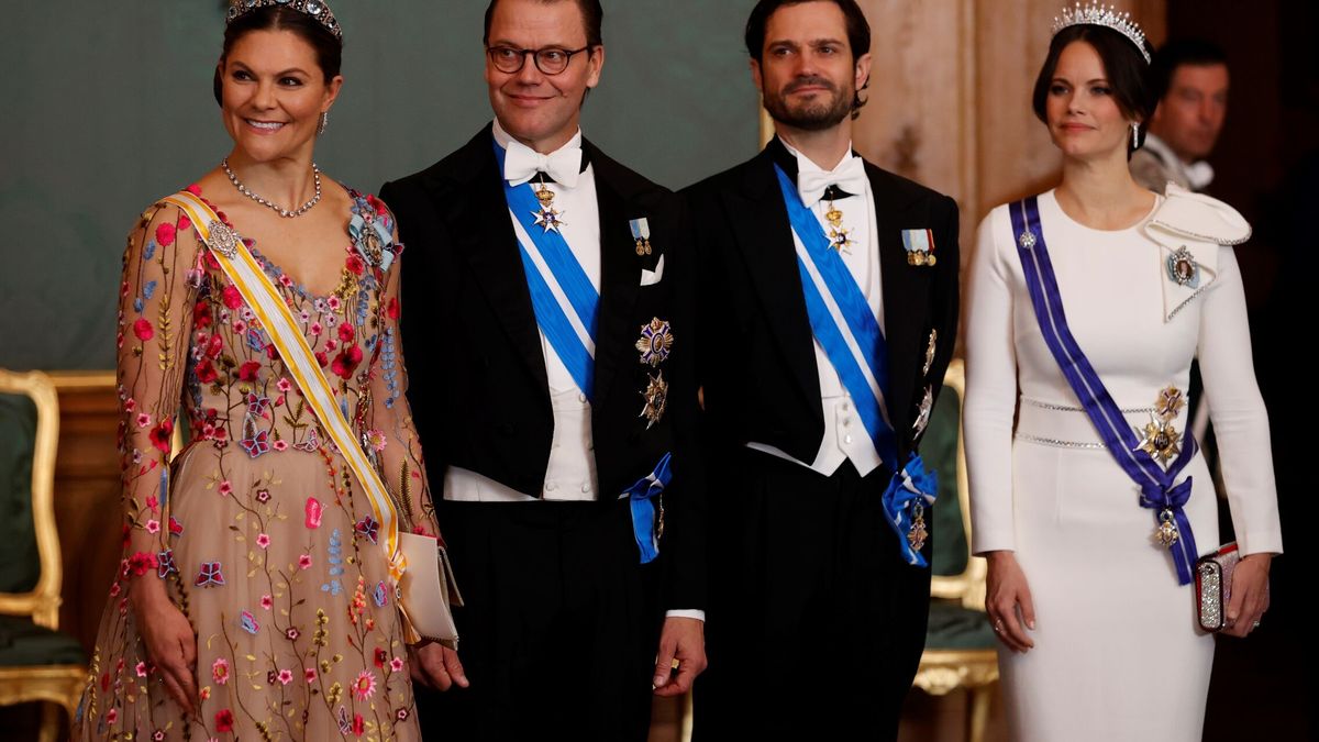 Los detalles (y precios) de los looks de Victoria y Sofía de Suecia durante la visita de Letizia
