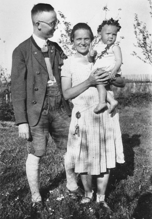 Foto: Heinrich y Marga Himmler con su hija Gudrun, 1930 (United States Holocaust Museum)