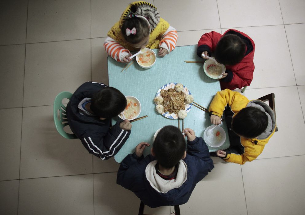Foto: Varios huérfanos en la Fuyang AIDS Orphan Salvation Association, en China (Reuters)