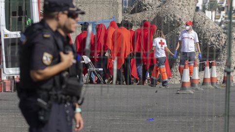 10 agentes, 72 horas y miles de inmigrantes: por qué ser policía hoy en El Hierro es un calvario