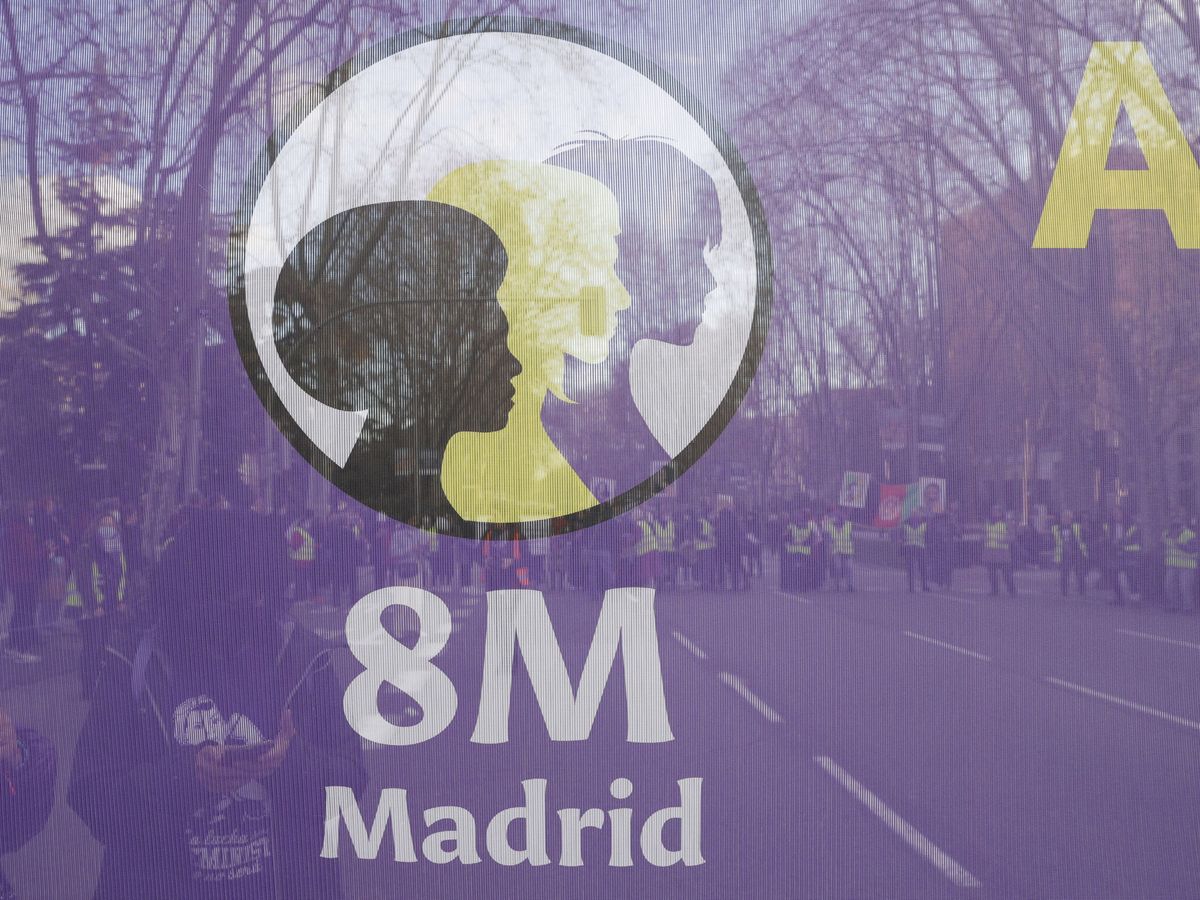Foto: Marcha por los derechos de las mujeres en Madrid el 8 de marzo de 2022. (EFE/J.J. Guillén)