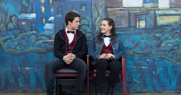 Foto: Logan Lerman y Katherine Langford en 'Por 13 razones'. (Netflix)
