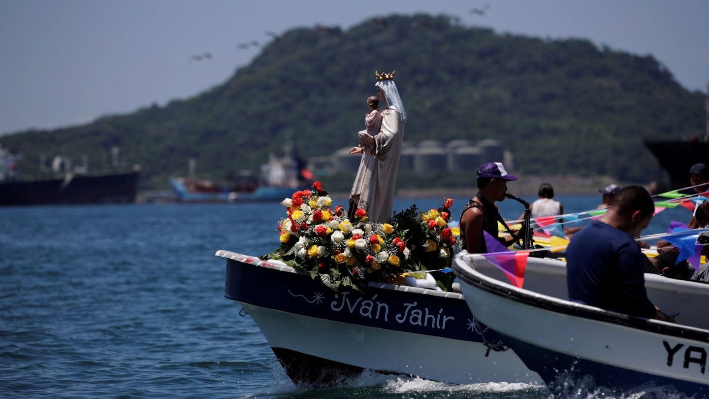 En diferentes partes del mundo se celebran procesiones maríticas en honor a la Virgen del Carmen, patrona de los marineros (EFE)