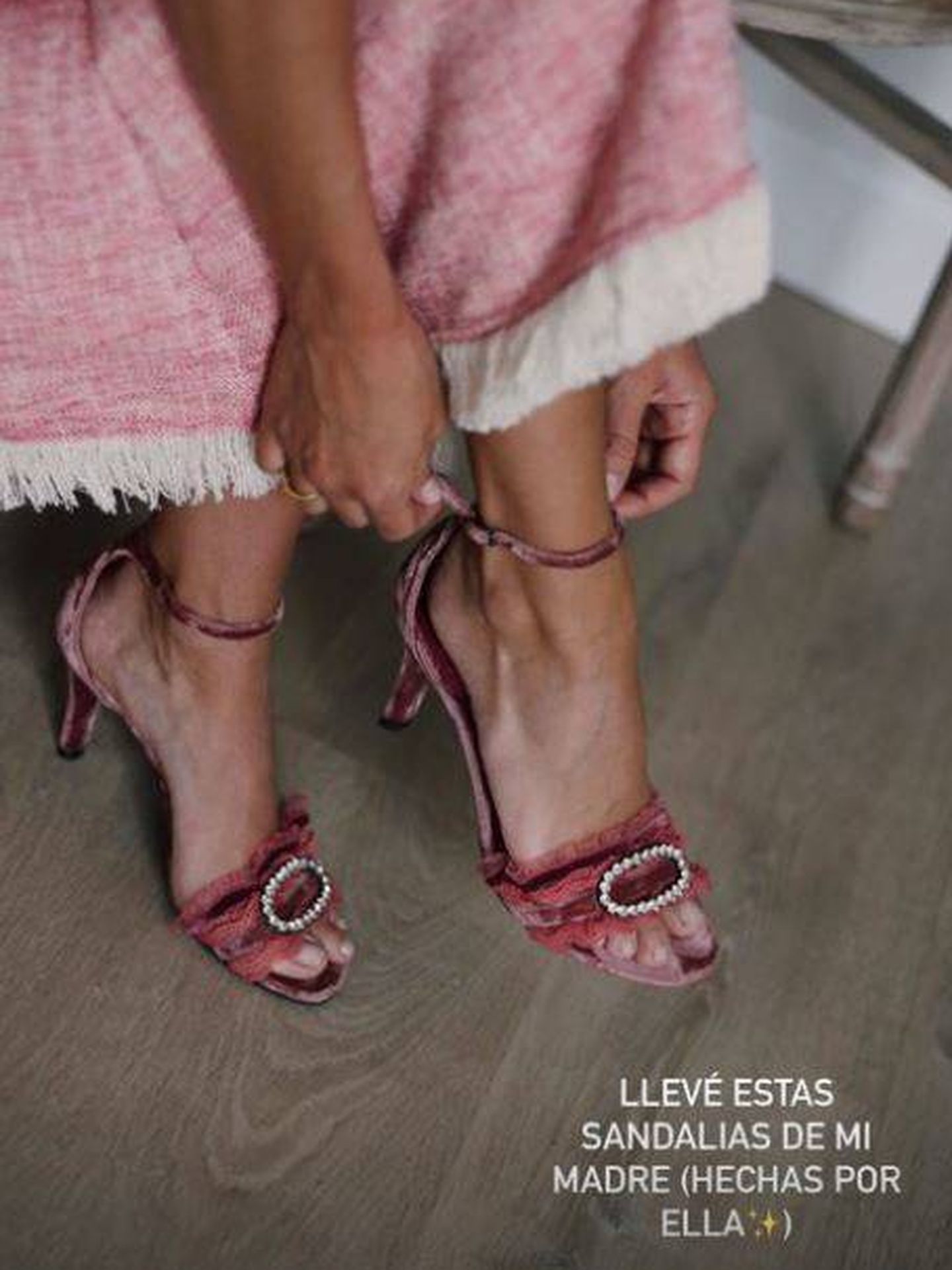 Las sandalias de Lucía. (Redes)