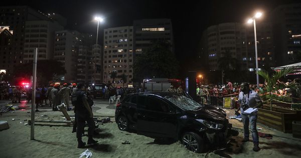 Foto: Atropello masivo en Copacabana (EFE)
