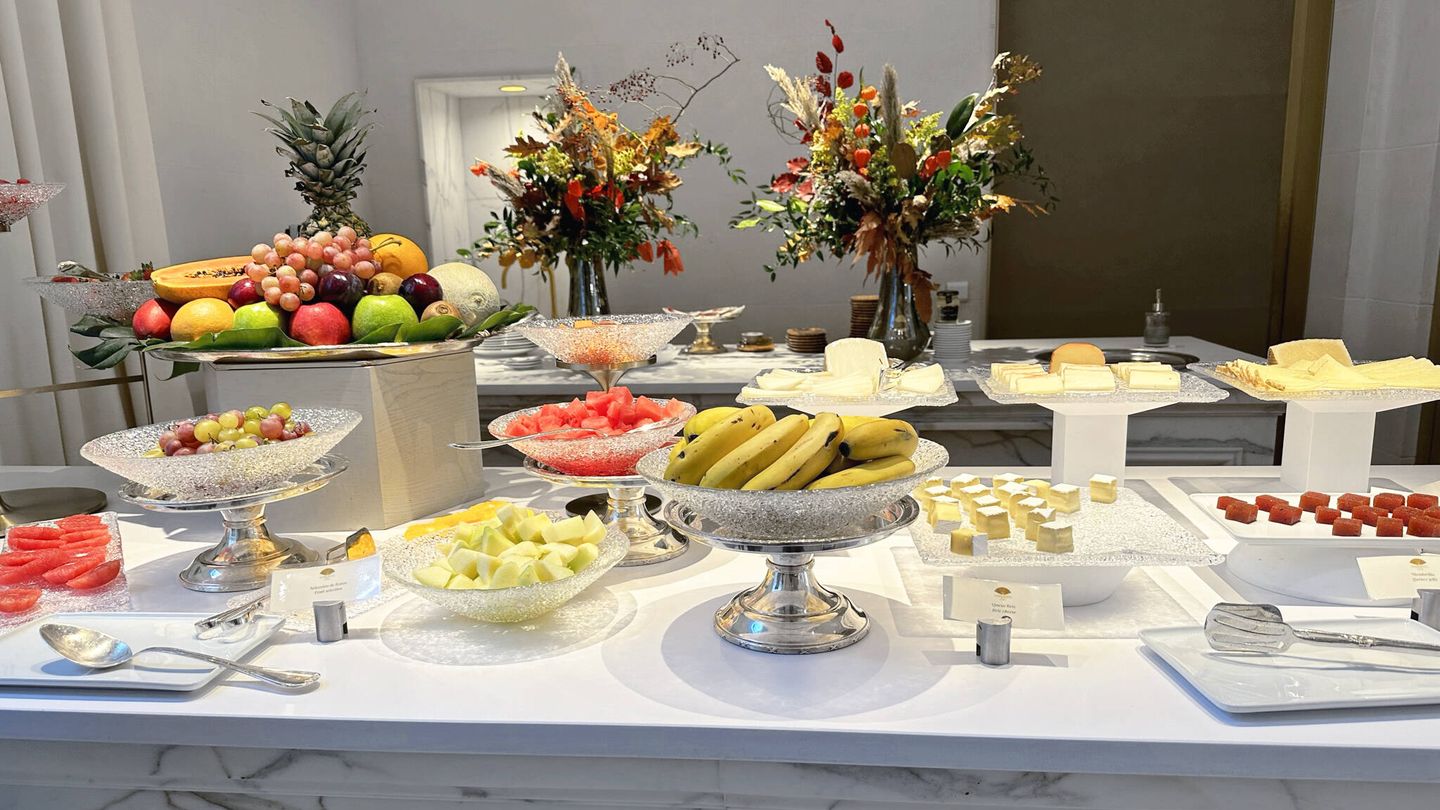 Desayuno buffet en el hotel Mandarin Oriental Ritz de Madrid. (Rafael Ansón)