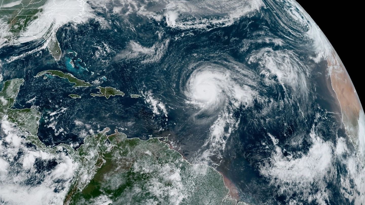 Localización del huracán Teddy en el océano Atlántico este jueves. (EFE)