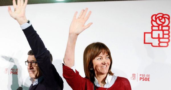 Foto: Patxi López y la líder del PSE, Idoia Mendia, el pasado 5 de marzo en el hotel Costa Vasca de San Sebastián. (EFE)