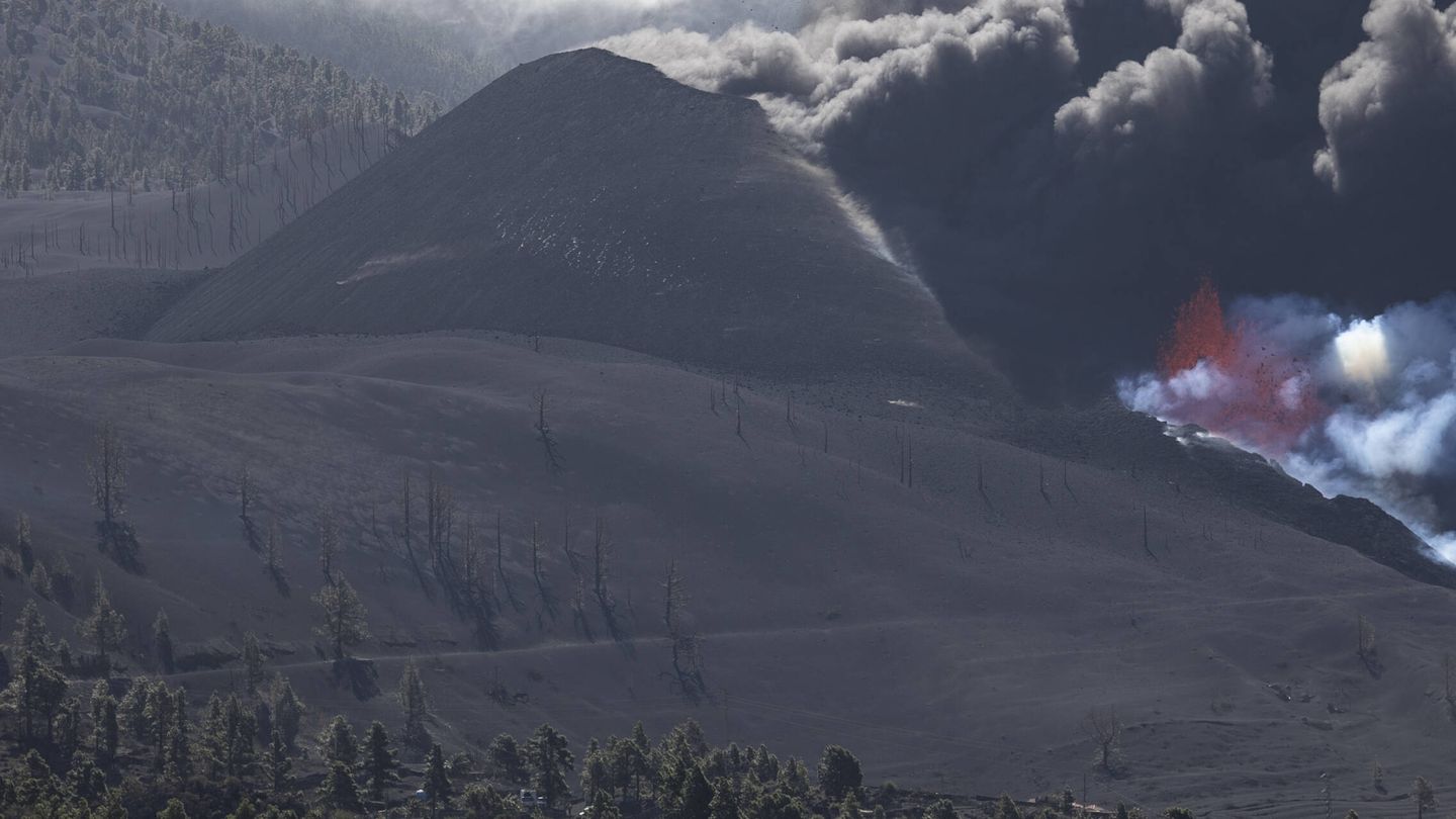Foto del volcán este miércoles. (Alejandro Martínez Vélez)