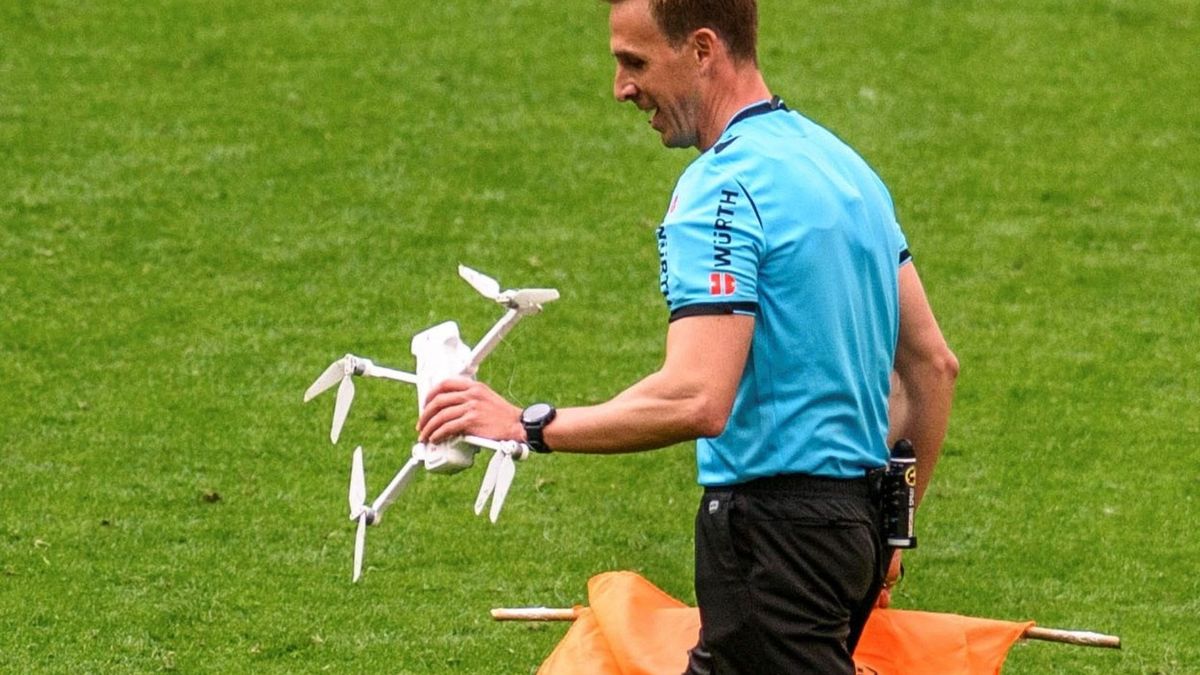 El fútbol español se blinda contra los drones (salvo las retransmisiones de Roures)