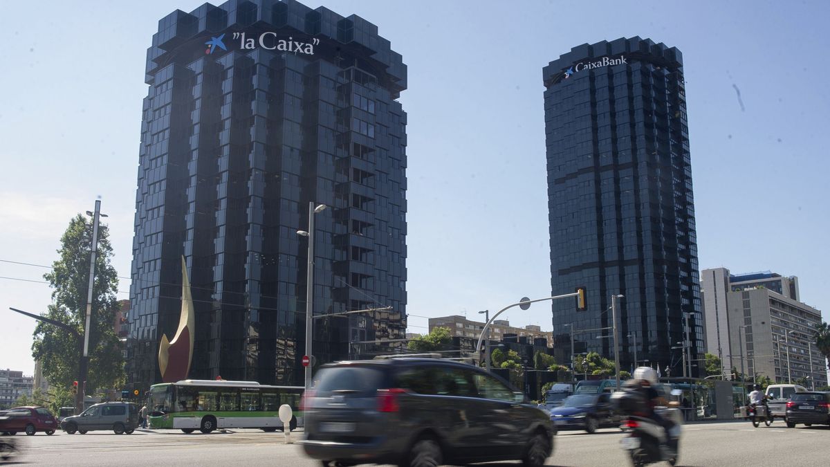 CaixaBank gana 205 M, un 67% menos, y refuerza capital al vender parte de sus TPV 