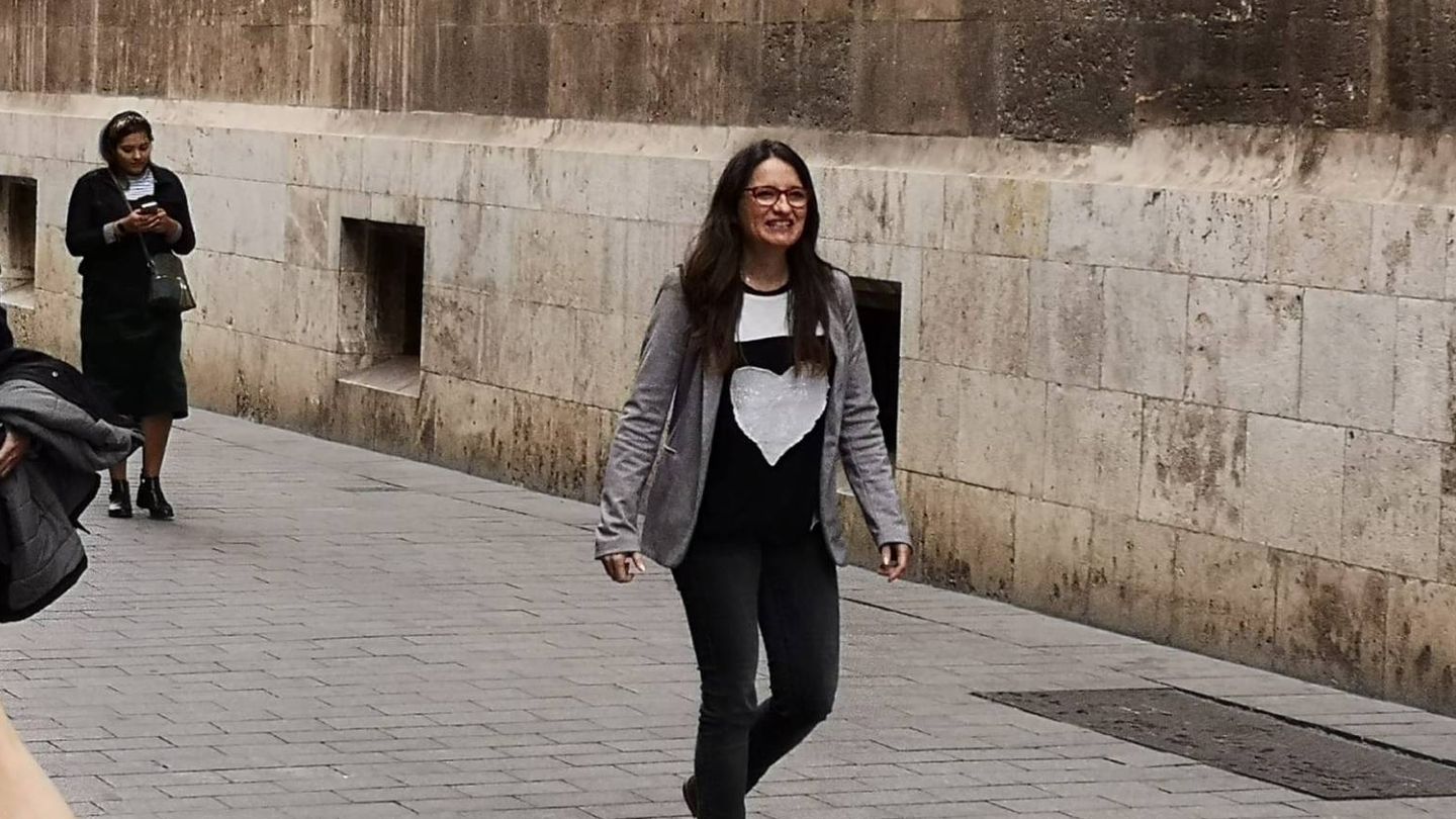 Mónica Oltra, a su llegada al Palau de la Generalitat, donde se ha reunido con Ximo Puig. 