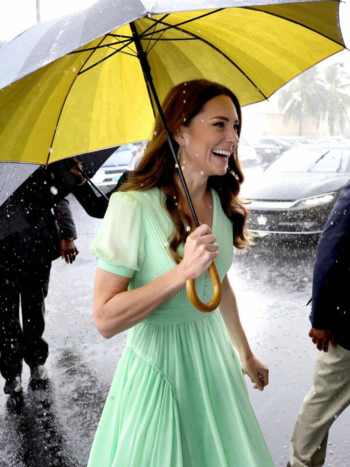 Kate Middleton, en Bahamas bajo la lluvia. (Getty/Pool/Toby Melville)