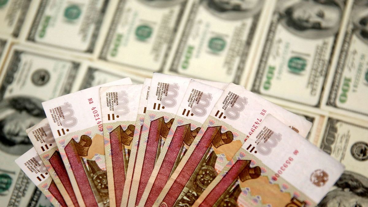 El rublo escapa a las sanciones por la guerra y marca máximos desde la adhesión de Crimea 