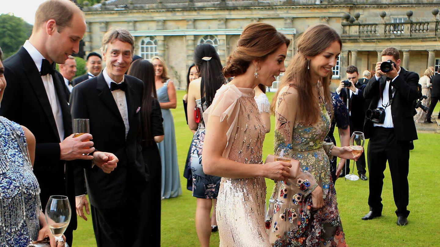 Rose Hanbury y Kate Middleton, junto a sus respectivos maridos, en una imagen de archivo. (Gtres)