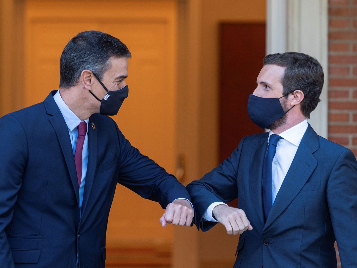 Foto: El presidente del Gobierno, Pedro Sánchez, y el líder de la oposición, Pablo Casado. (EFE)