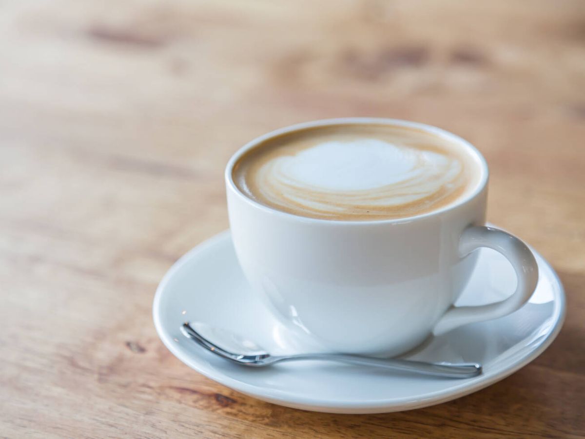 Foto: Beber de dos a tres tazas de café sirve para reducir el riesgo de enfermedades renales agudas.(Freepik)