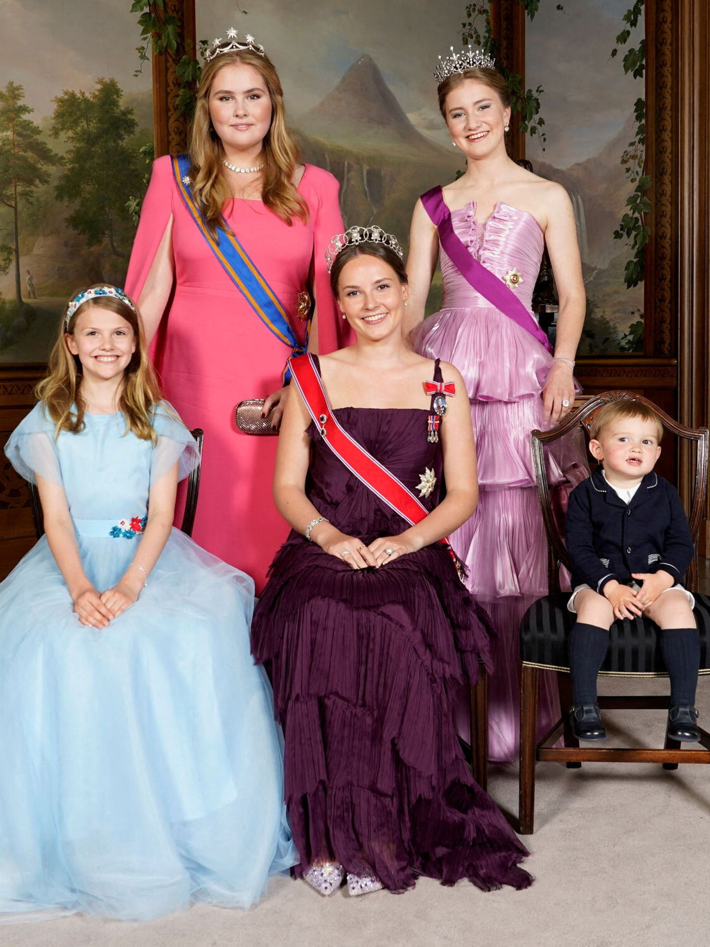 Amalia, Elisabeth, Estelle, Ingrid y Charles. (Reuters/Casa Real/Lise Aserud)