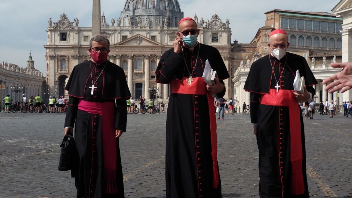 Tregua Iglesia-Gobierno: obispos con perfil bajo y programa laicista desactivado