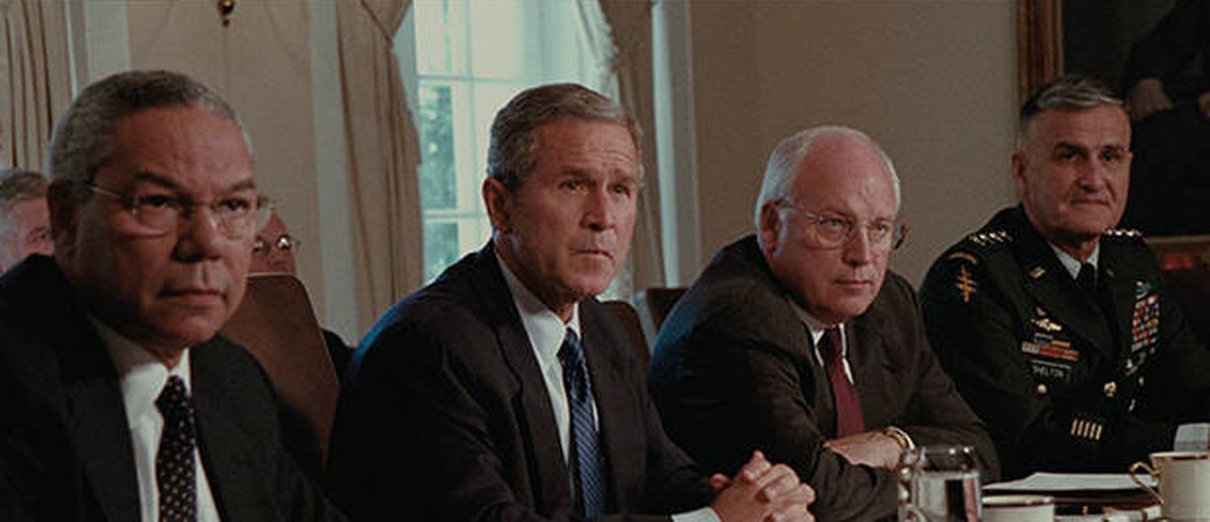Powell, Bush, Cheney y el general Douglas Lute. (Netflix)