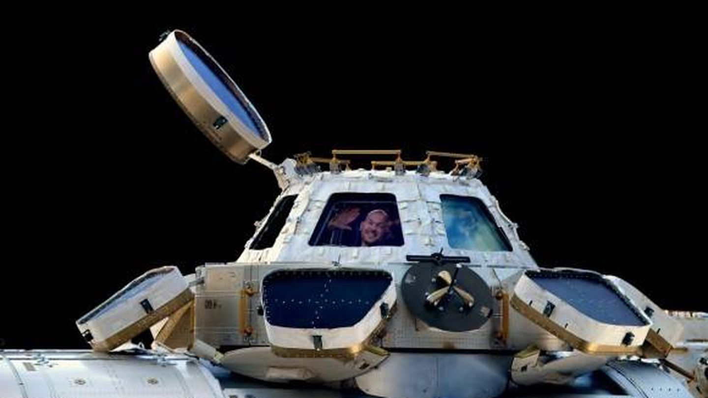 El astronauta alemán Alexander Gerst, dentro de la cúpula. (ESA)