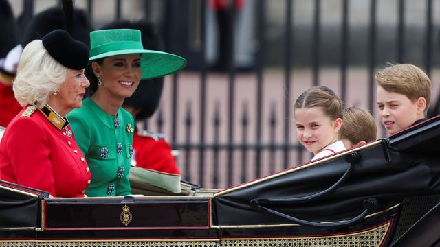 Kate Middleton, junto a sus hijos y Camila, en el Trooping the Colour 2023. (Reuters/Toby Melville)
