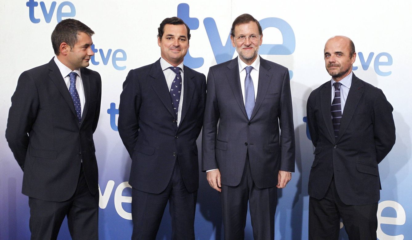 Rajoy, junto a Julio Somoano y González Echenique (EFE).
