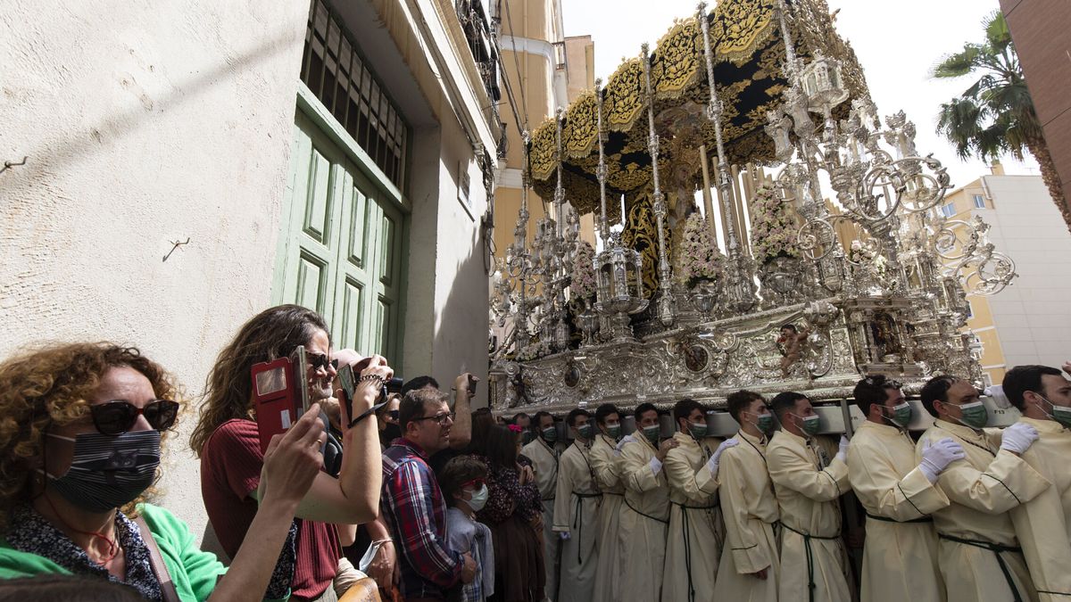 Polémica en Málaga por el recorrido de la Semana Santa: vallas, gradas y calles cerradas