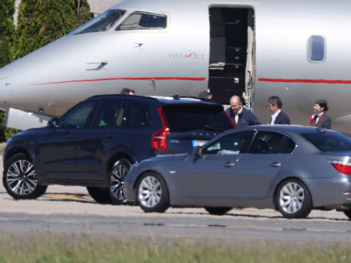 El rey Juan Carlos aterriza en Vigo. (EFE)