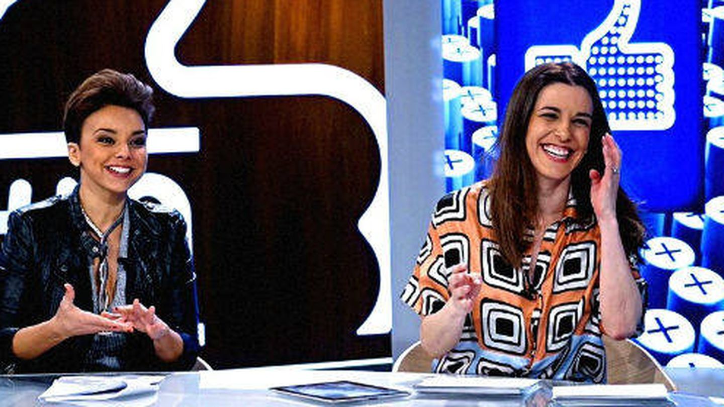 Raquel Sánchez Silva con Chenoa en 'Likes'.